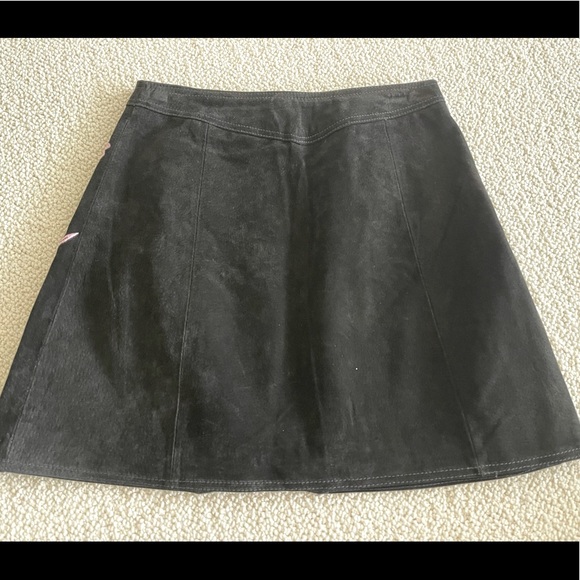 Zara Structured Floral Skirt - Picture 2 of 2